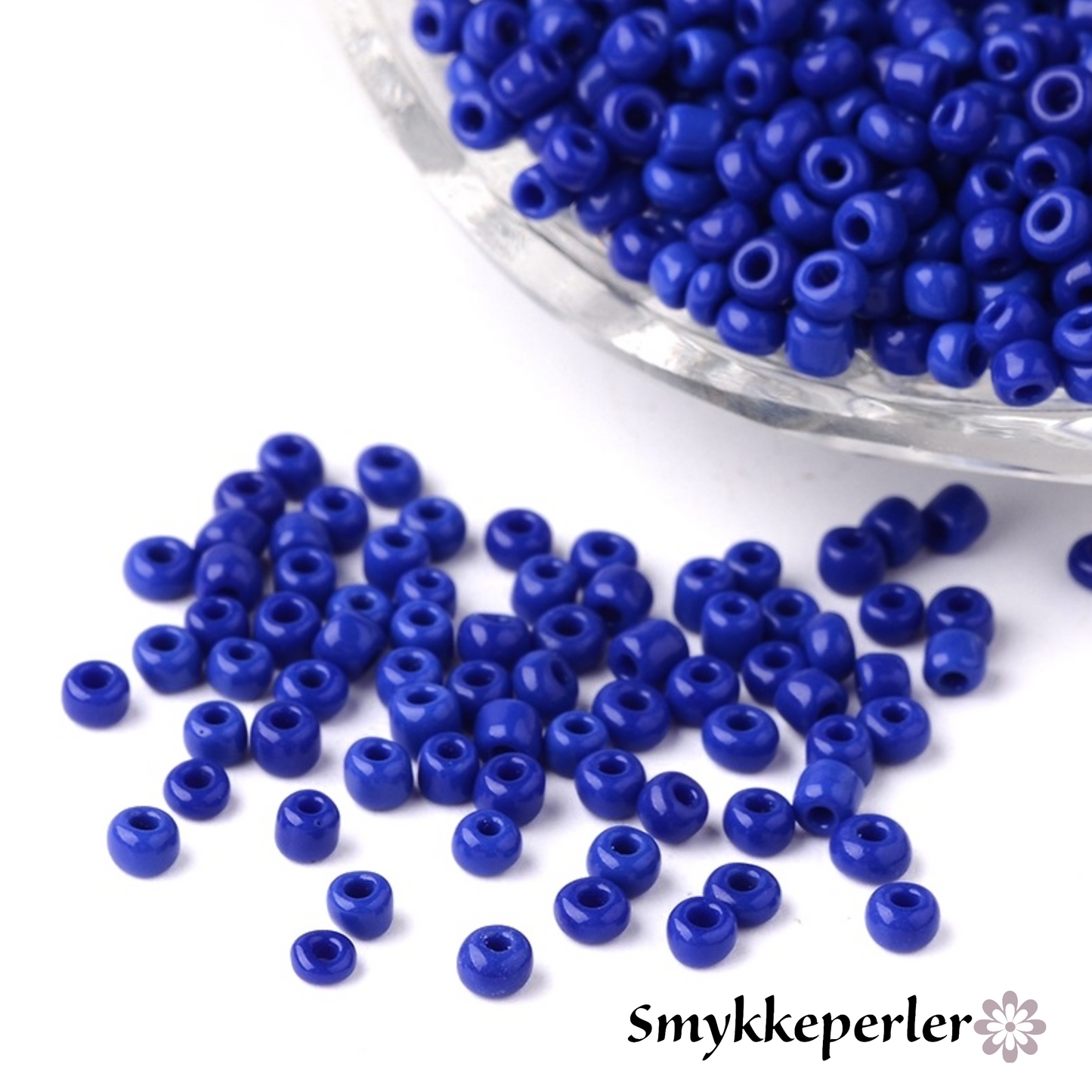 Seed beads blå opaque. Ca. 3 mm.